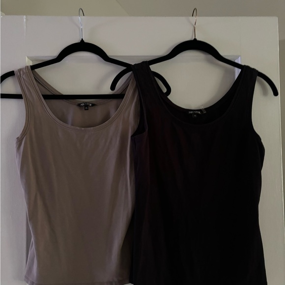 Pair of Nick and Zoe Tanks - Picture 2 of 4